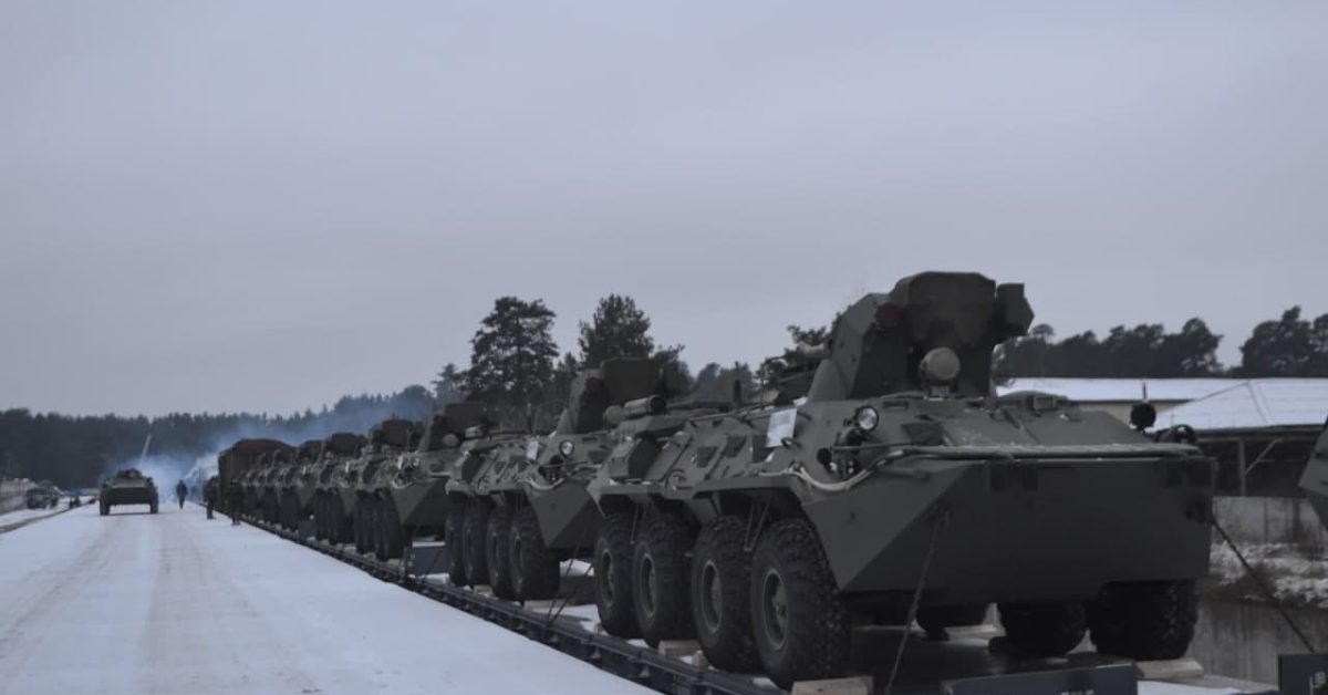 La Russie livre le deuxième lot de véhicules blindés BTR-82A à la Biélorussie