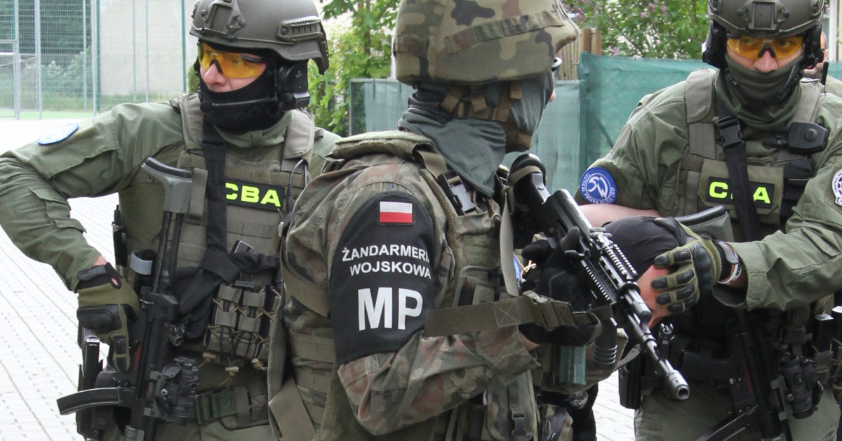 La Pologne arrête des officiers militaires corrompus