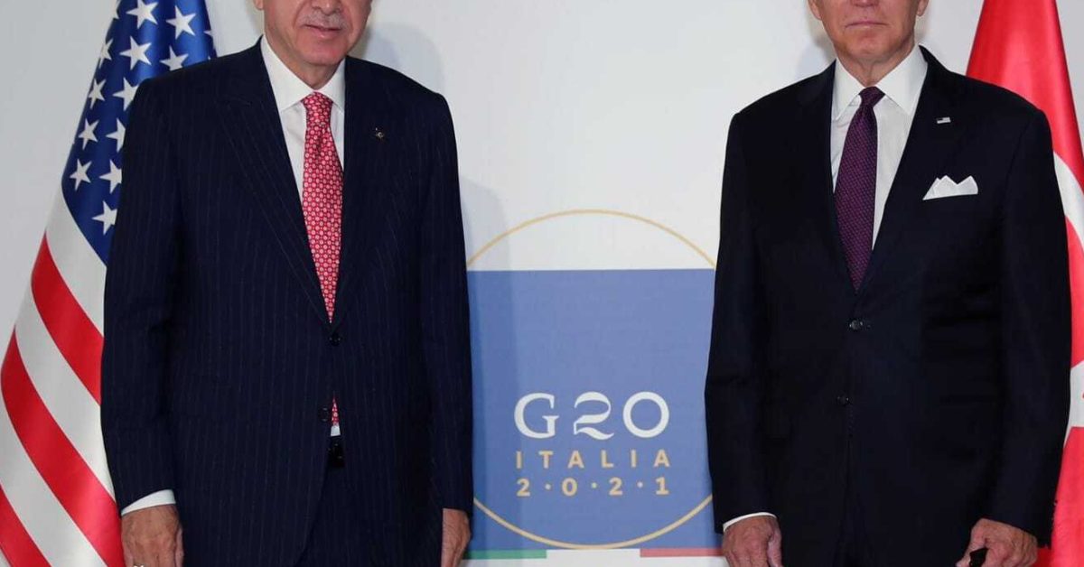 La réunion Erdogan-Biden tenue au sommet du G-20 touche à sa fin