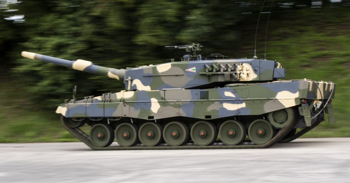 Premier Leopard 2A4 hongrois prêt