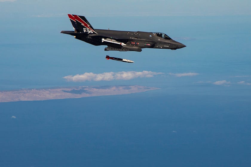 Le F-35 démontre la capacité de la bombe nucléaire B61-12 sur la voie du statut d’avion à double capacité