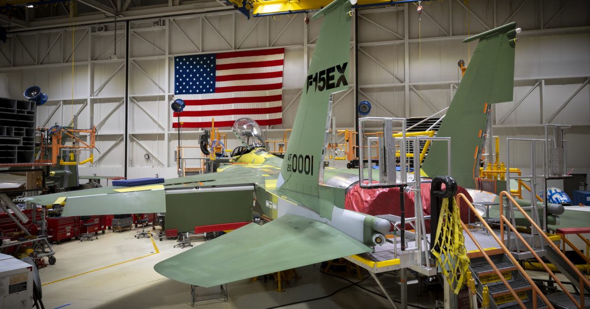 L’US Air Force attribue un contrat pour le premier lot de chasseurs F-15EX