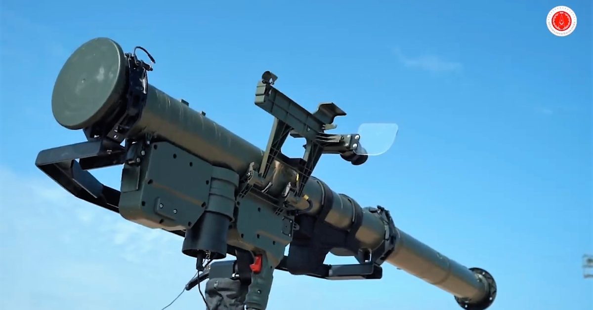 Le premier système de défense antiaérienne portable pour homme de Turquie, SUNGUR, entre en service