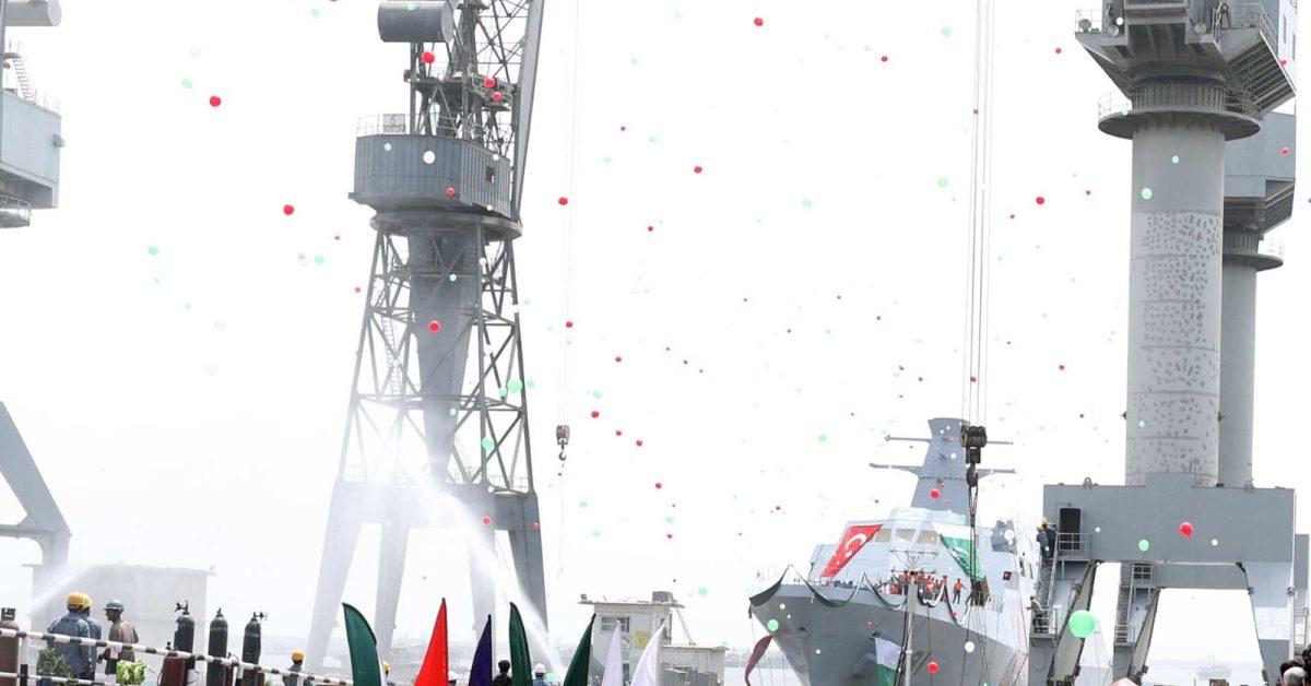 PNS BADR, le troisième navire du projet PN MİLGEM, a été lancé