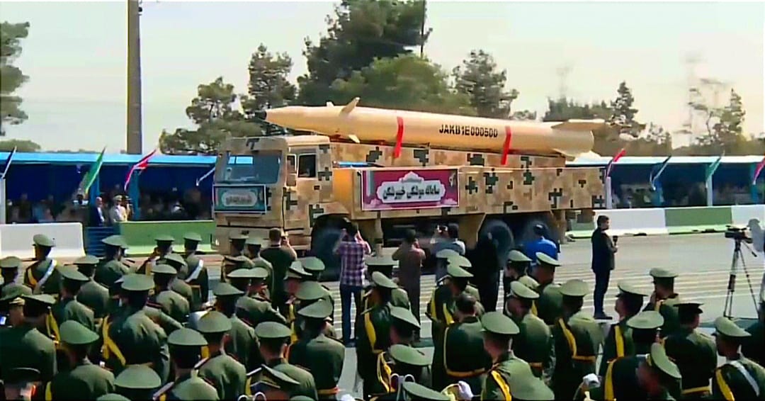 L’Iran dévoile un nouveau missile balistique sol-sol pendant la semaine de la défense sacrée