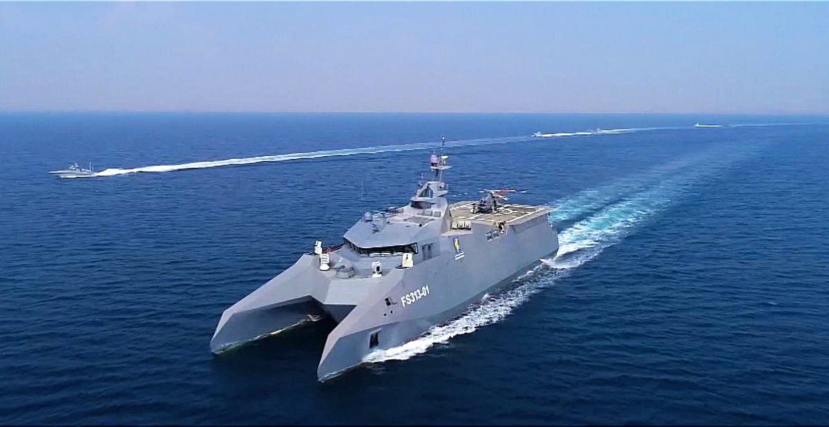 La corvette de missile catamaran iranienne entre en service dans la marine du CGRI