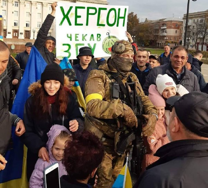 A L’INSTANT : Les forces ukrainiennes libèrent Kherson