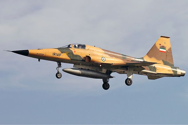 Un chasseur F-5 de l’armée de l’air iranienne s’écrase près de Tabriz