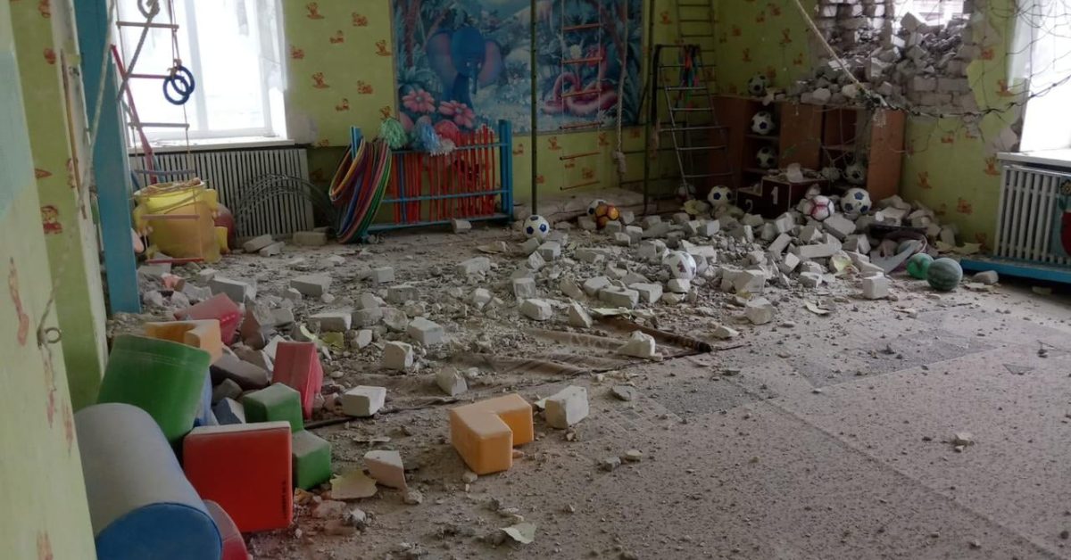 Les séparatistes ukrainiens soutenus par la Russie bombardent le jardin d’enfants
