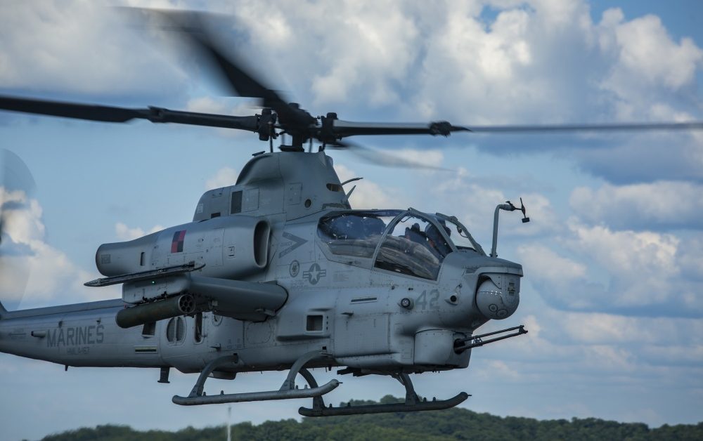Un hélicoptère USMC effectue un « atterrissage de précaution » au Japon
