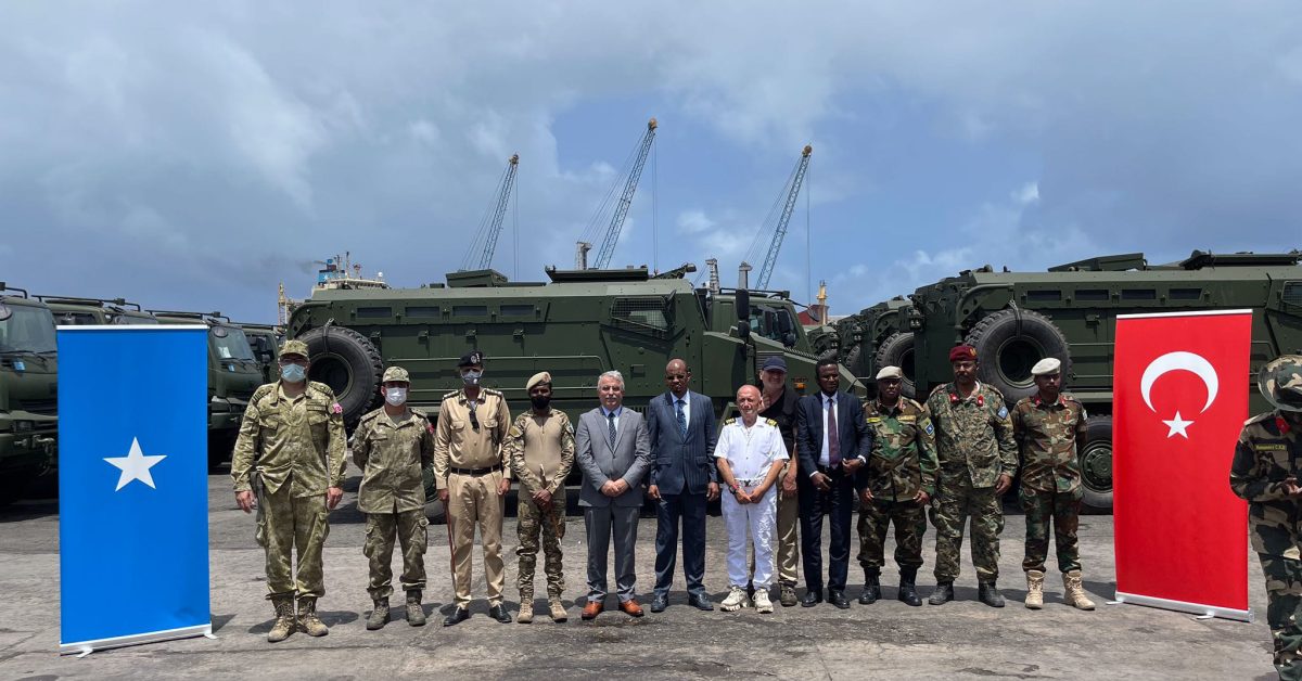 La Turquie fait don de nouveaux véhicules blindés – y compris des véhicules KİRPİ résistants aux mines à la Somalie