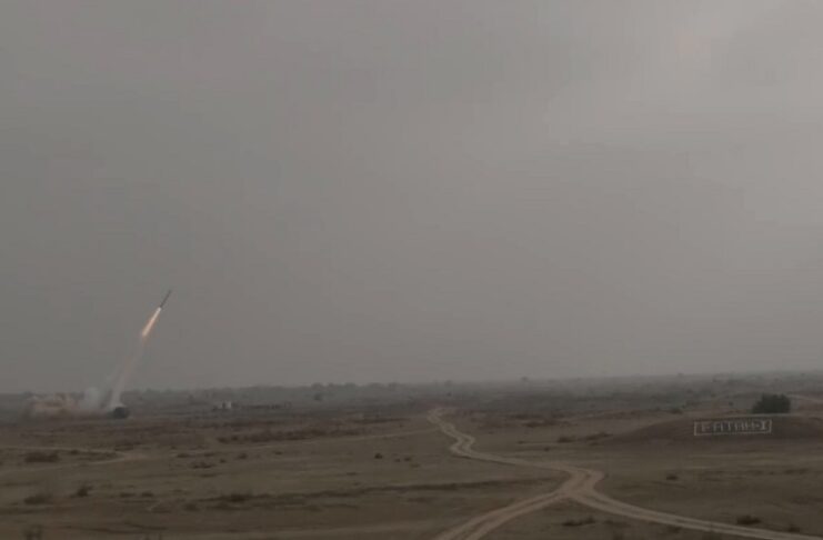 Le Pakistan revendique le test réussi du nouveau lance-roquettes multiple de précision Fatah-1