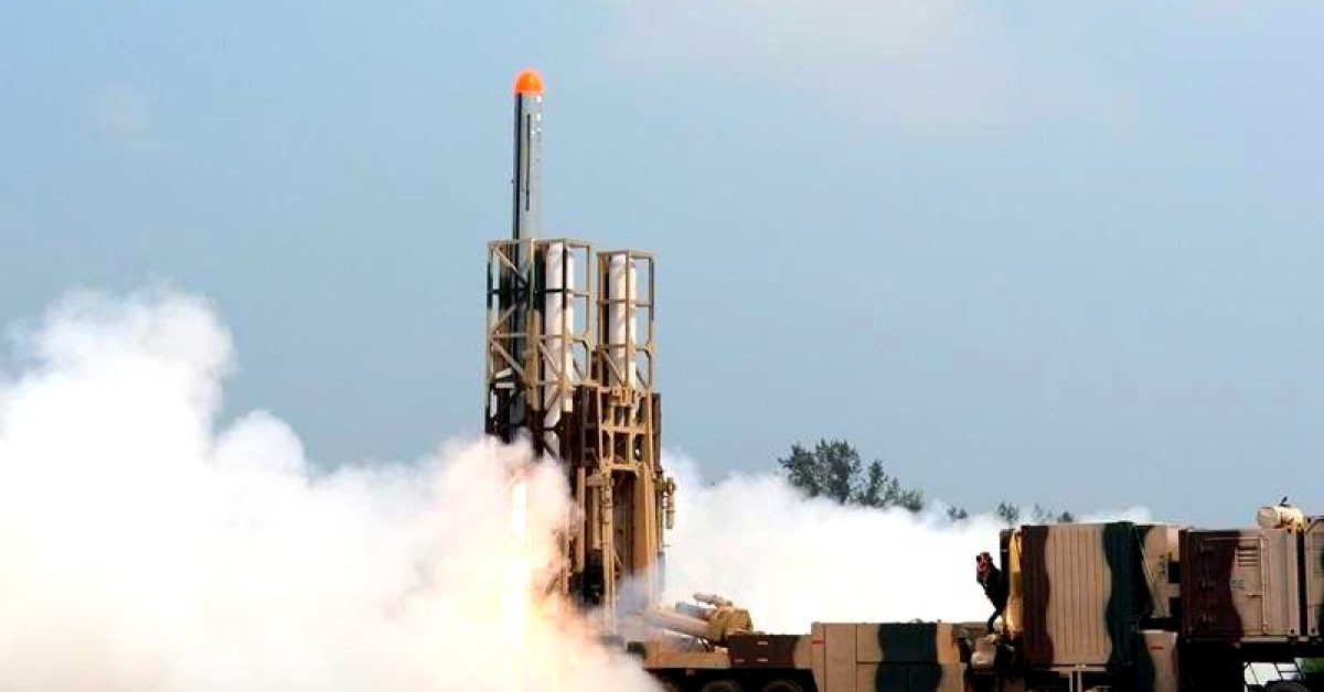 Le missile de croisière indien Nirbhay plonge dans la mer lors d’un test