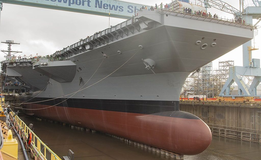 Lancement du futur porte-avions USS Kennedy