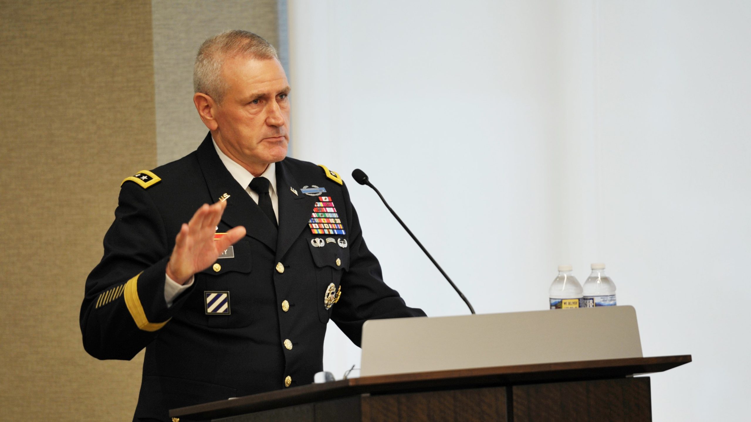 Le lieutenant-général Mike Murray nommé au commandement du nouveau commandement du futur de l’armée américaine