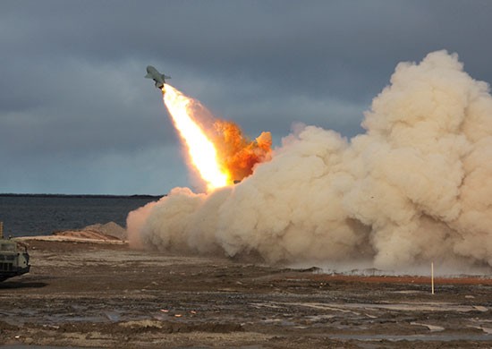 La Russie poursuit les tests de missiles hypersoniques Tsirkon