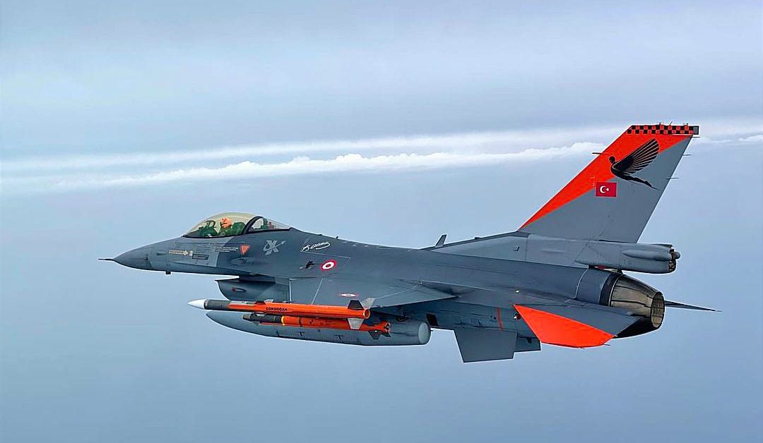 Le premier missile air-air turc Gökdoğan au-delà de la portée visuelle a été testé avec succès