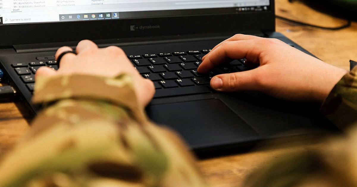L’armée britannique enquête sur la violation des comptes Twitter et YouTube