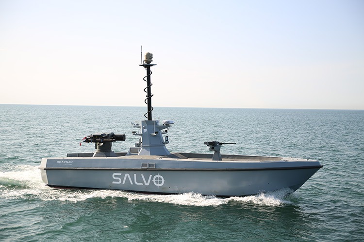 Le nouvel USV armé turc “SALVO” passe ses premiers essais de tir réel