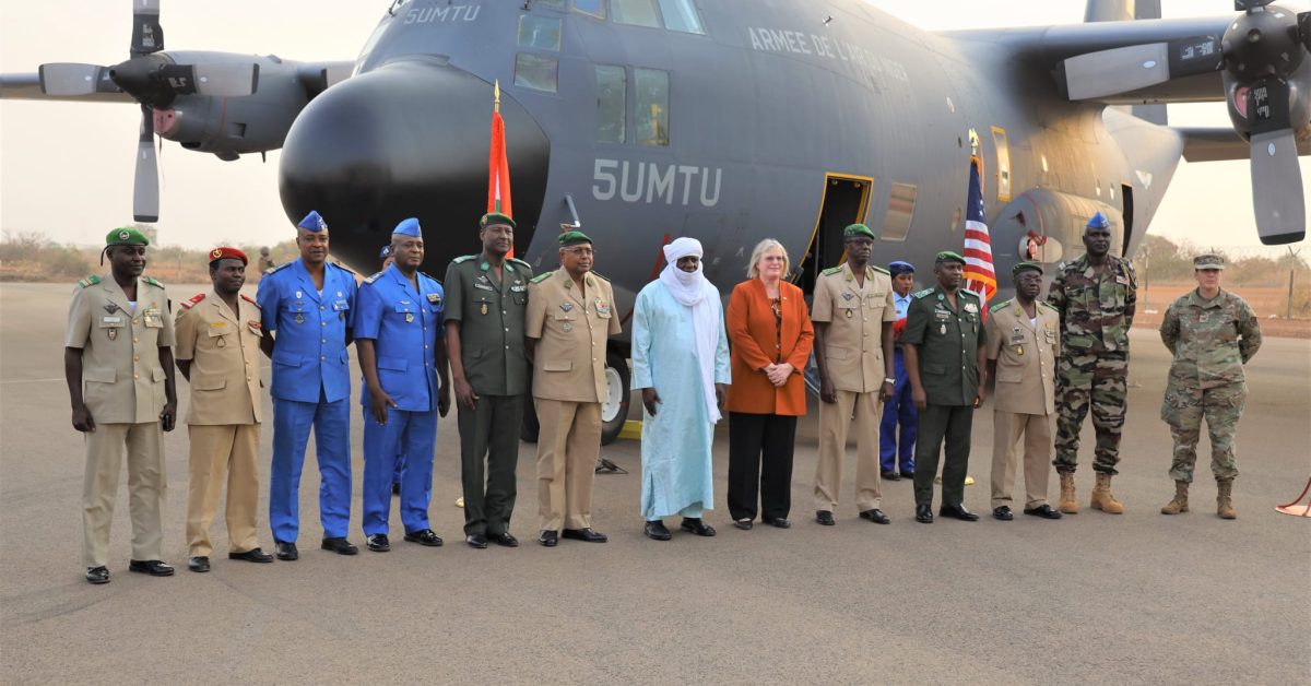L’armée de l’air nigérienne reçoit le troisième et dernier avion de transport militaire C-130 Hercules