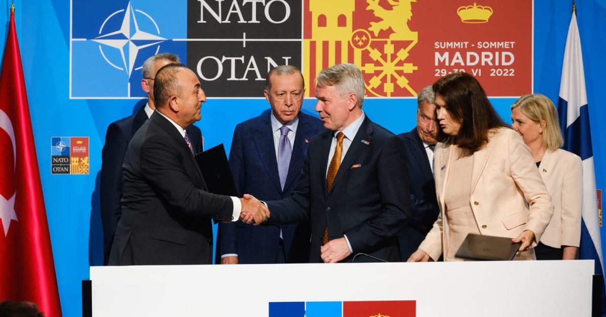 La Suède lève les restrictions à l’exportation d’équipements militaires vers la Turquie en passe de devenir membre de l’OTAN