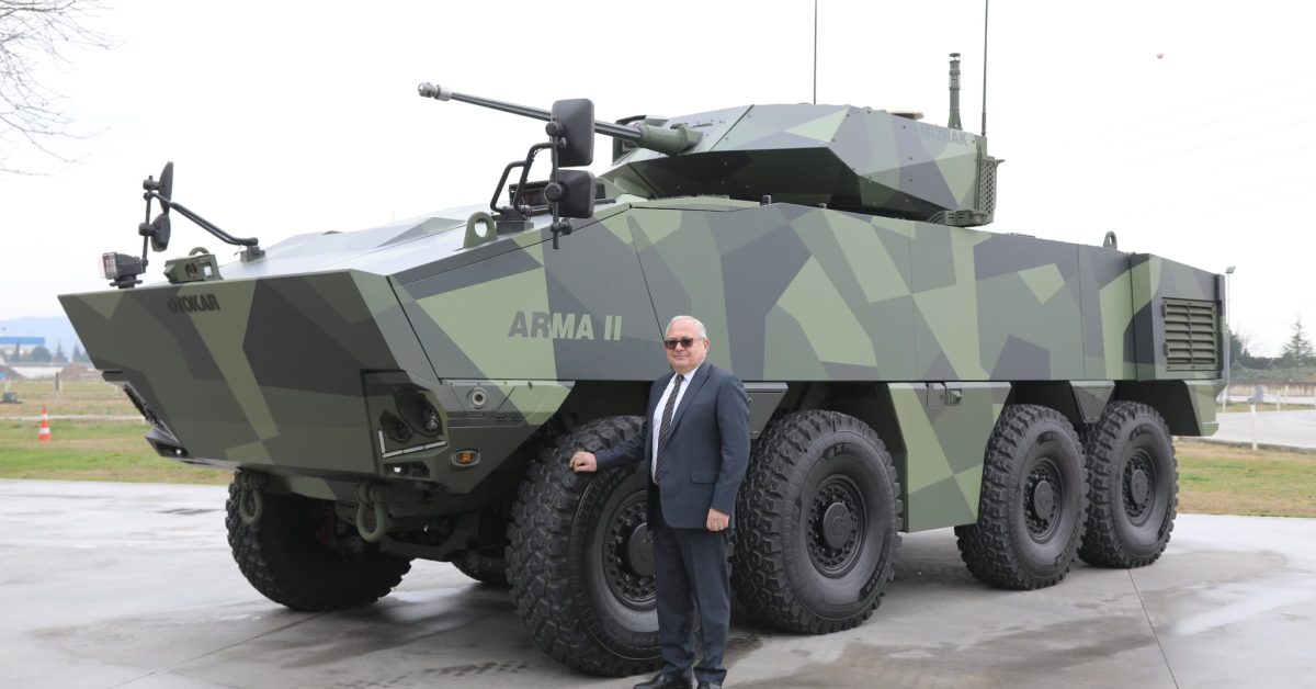 Le constructeur turc de véhicules blindés Otokar dévoile le véhicule blindé ARMA II 8 × 8