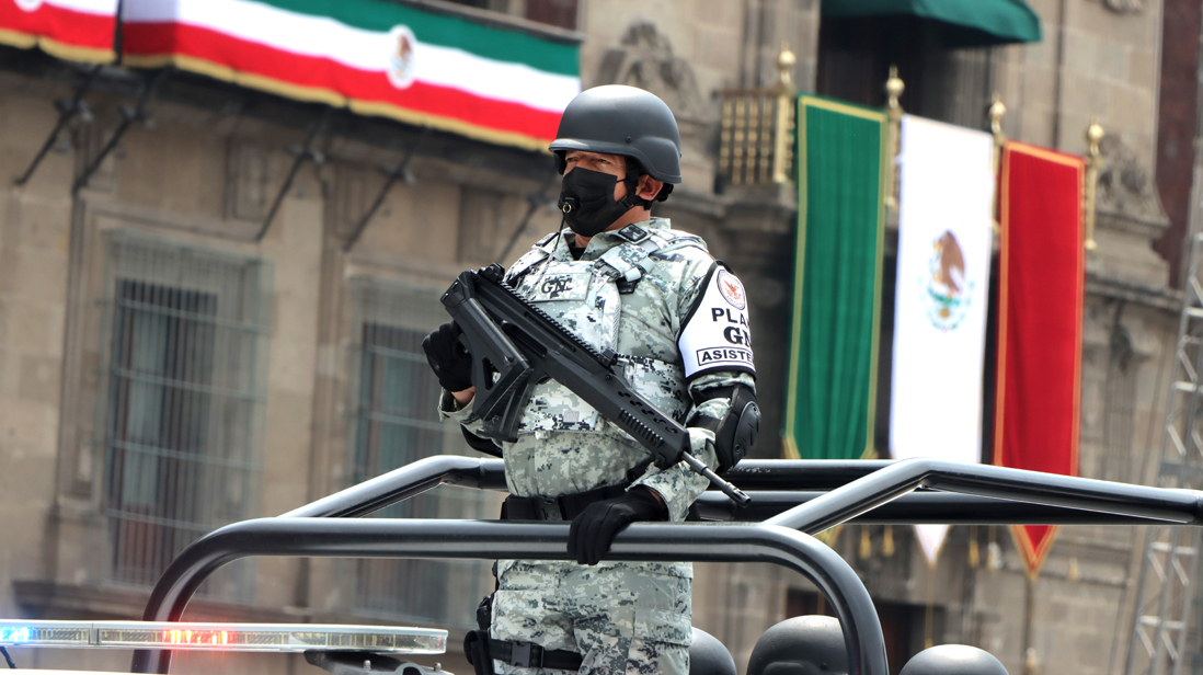 La Cour suprême mexicaine confirme la légalité du maintien de l’armée dans le rôle de la police