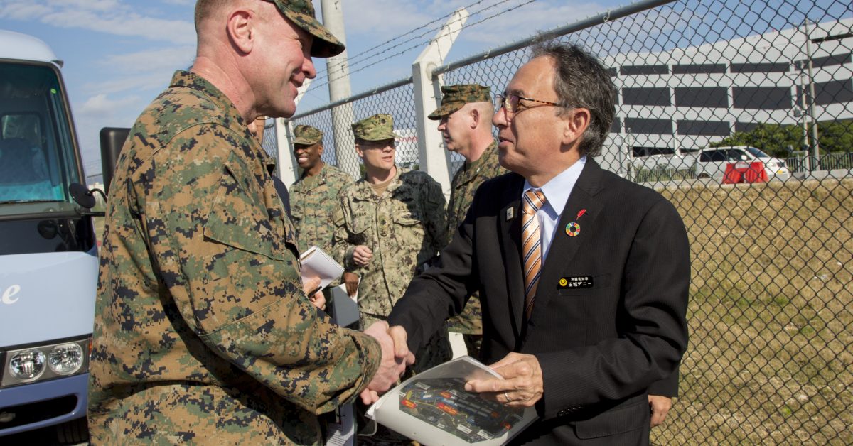 Okinawa réélit un gouverneur anti-US-Base