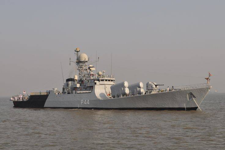 L’Inde offre le missile Corvette INS Kirpan à la marine populaire du Vietnam